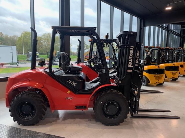 Forklift 2.5 ton diesel 4X4