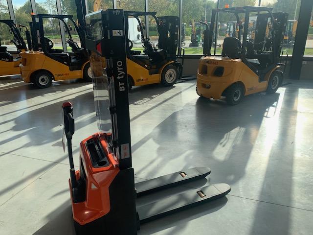 Stacker electric LHE130